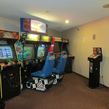 Salina Ambassador Hotel & Conference Center-2