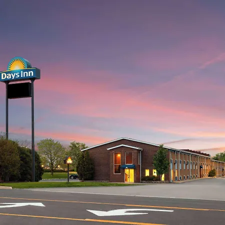 Days Inn By Wyndham Rockford I-90 Walking Distance To Casino-2