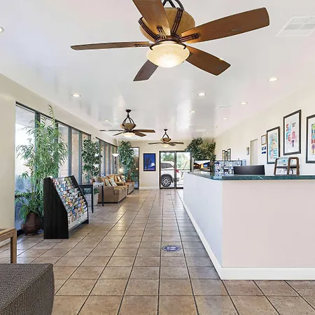 Travelodge By Wyndham Palm Springs-2