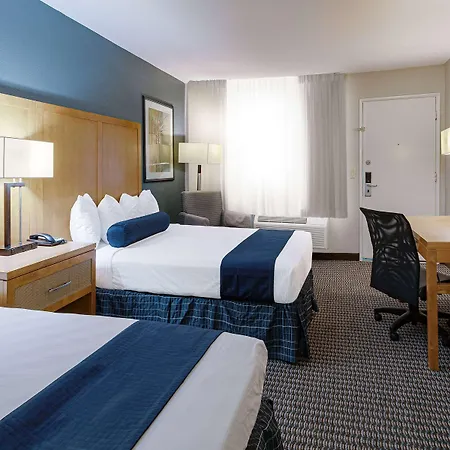 Travelodge By Wyndham Palm Springs-3