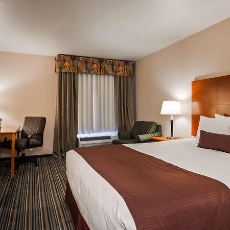 Best Western Plus Twin View Inn & Suites-2