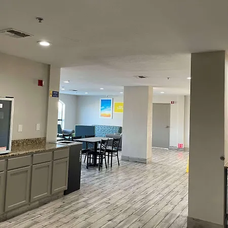 Days Inn By Wyndham Dallas Garland West-2