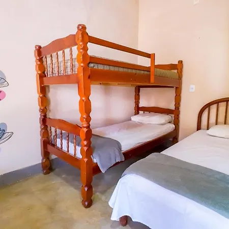 Suítes em pousada com piscina climatizada e café da manhã - Cerrado 07-2