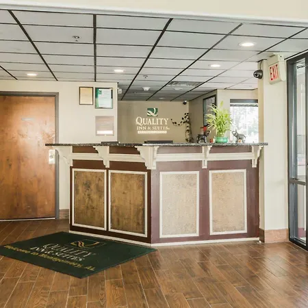 Quality Inn & Suites North Montgomery-2