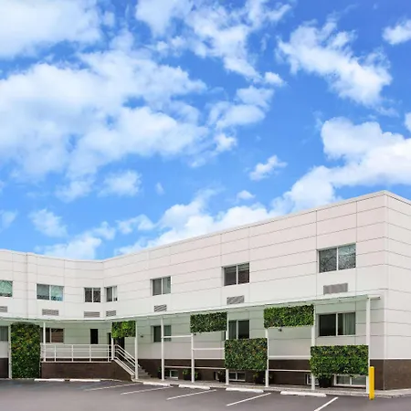 Ramada By Wyndham Bronx-2