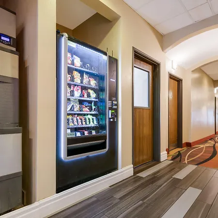 Surestay Plus Hotel By Best Western Topeka-3