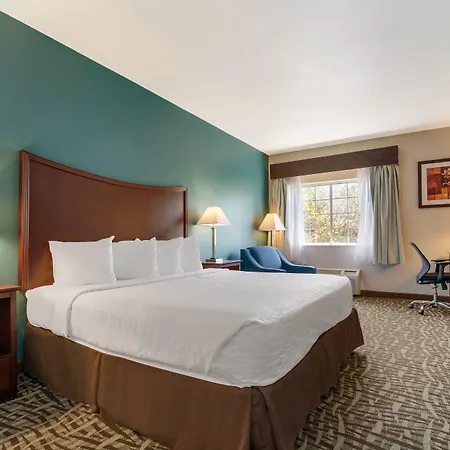 Surestay Plus Hotel By Best Western Topeka-2