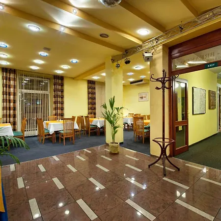 Hotel Henrietta-3