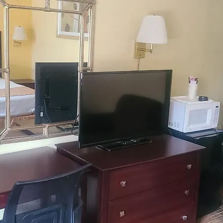 Travelodge By Wyndham Airport Platte City-2