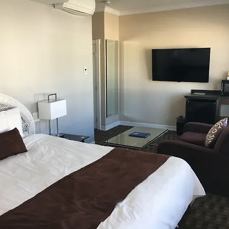 Glenmore Plaza Hotel-2