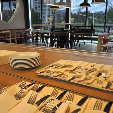 B&B Hotel Frankfurt-Messe-3