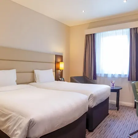 Premier Inn Dubai Al Jaddaf - An Emirates Group Company-3