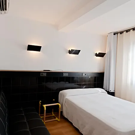 Hostal Athenas-2
