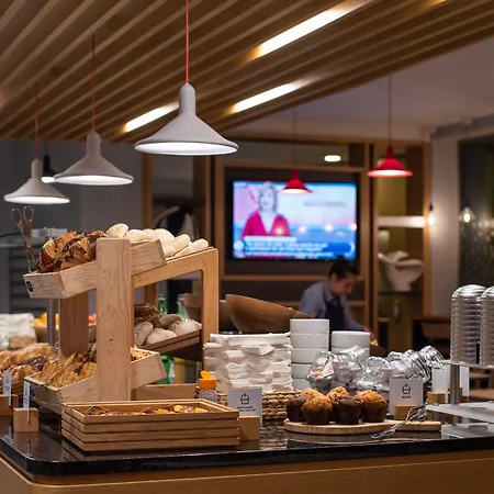 Holiday Inn Express Lisbon Airport By Ihg-3