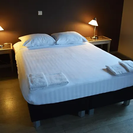 Ambassador Suites Antwerp-2