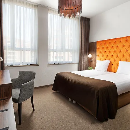 Hotel La Reine-2