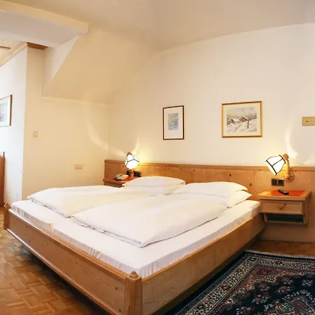 Hotel Dolomiti Madonna-3