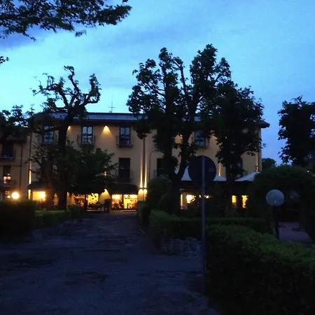 Hotel Ristorante Vecchia Riva-3