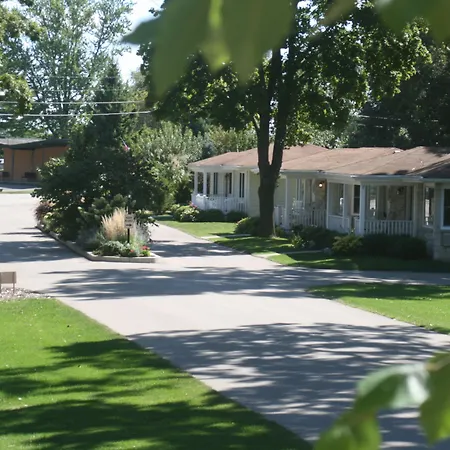 Seven Oaks Bed & Breakfast-3