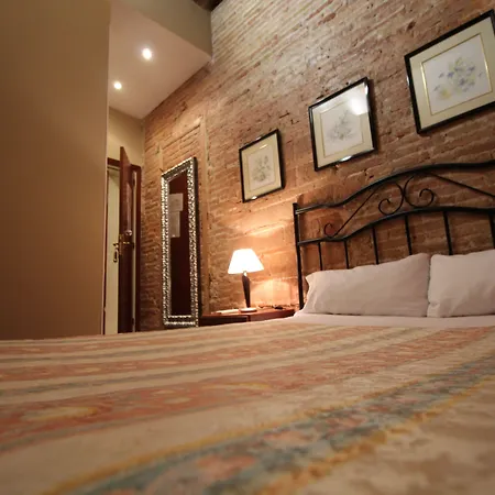 Hostal Orleans-2