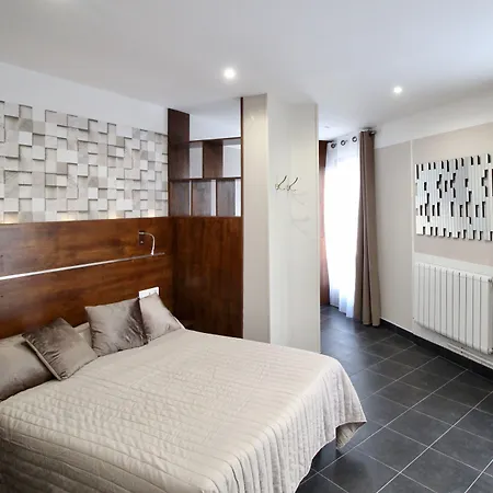 Hotel Des Pyrenees-3