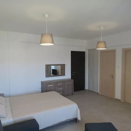 Polyxeni Hotel Apartments-3