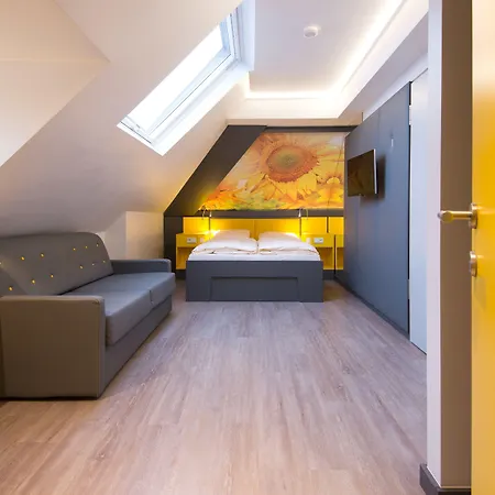 Buddy Hotel-2