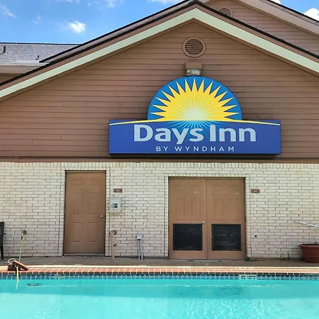 Days Inn By Wyndham Navasota-2