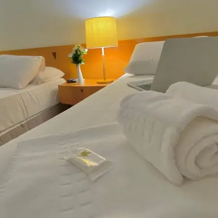 Hotel Canada-2