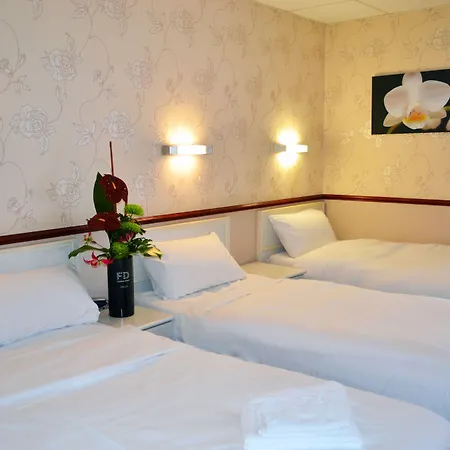 Lyndene Hotel-2