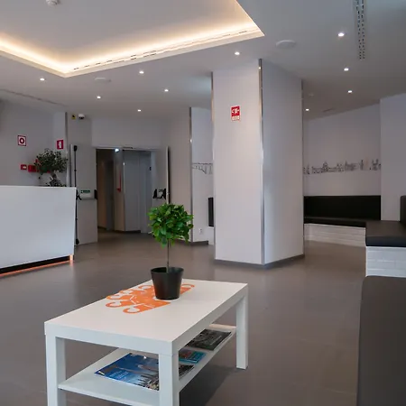 Easyhotel Lisbon-3