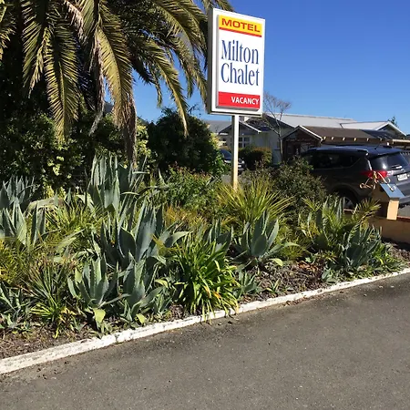 Milton Chalet Motel-2