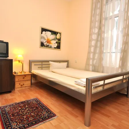 Hotel Apadana Frankfurt-2