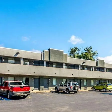Rodeway Inn Portage-3