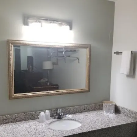 Rodeway Inn Portage-2