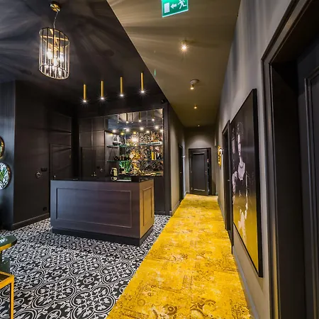 Leo Boutique Rooms - Adults Only-3