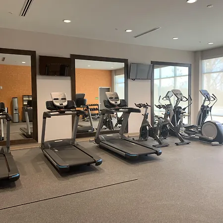 La Quinta Inn & Suites By Wyndham Kansas City Beacon Hill-2