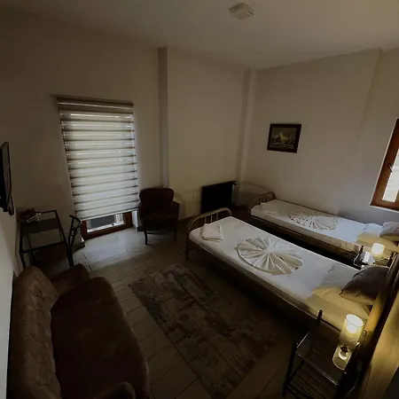 Hotel Reina-2
