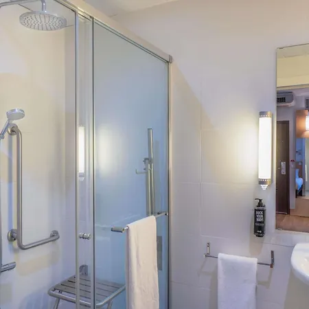 Ibis Barcelona Meridiana-3