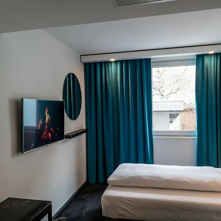 Motel One Berlin Mitte-2