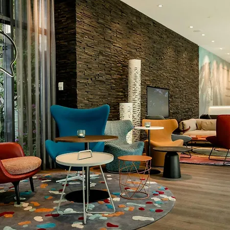 Motel One Köln-Mediapark-2