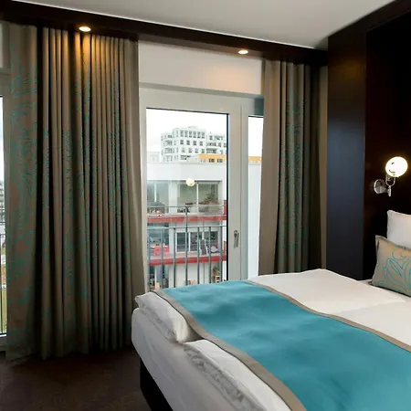 Motel One München-Olympia Gate-3