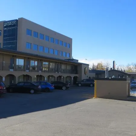 Super 8 Calgary Village-2