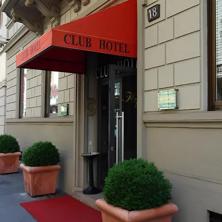 Club Hotel-3