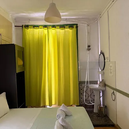 New Aljubarrota Guest House-3