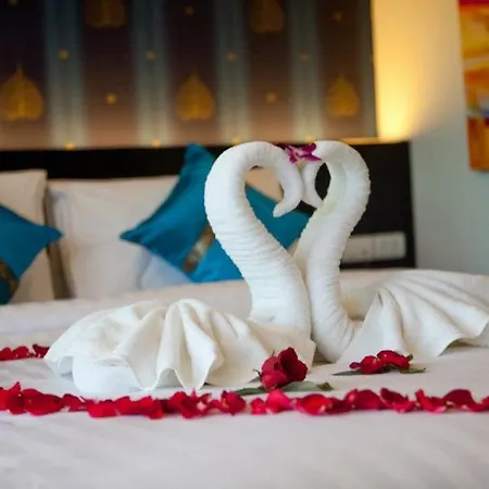Kata Green Beach Hotel-3