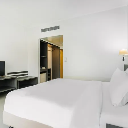 Pinnacle Lumpini Park Hotel-3
