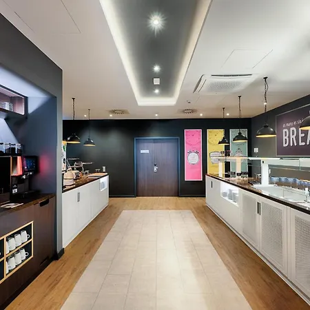 Premier Inn Berlin City Süd-3