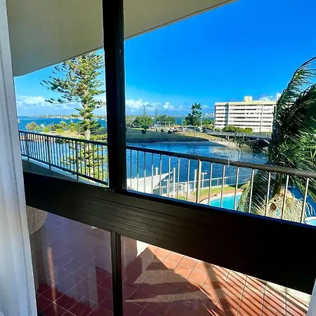 Broadwater Shores Waterfront Apartments-2