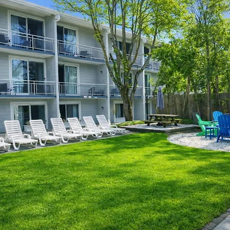 Courtyard Resort-2